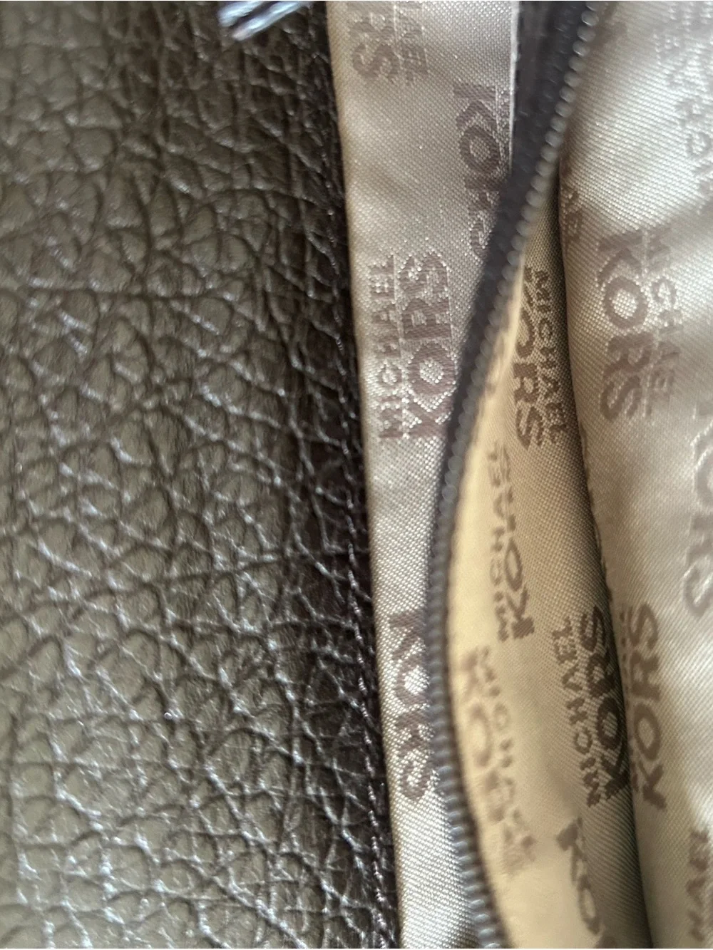 Michael Kors Black Textured Leather Ring-Detail Card & Key Holder